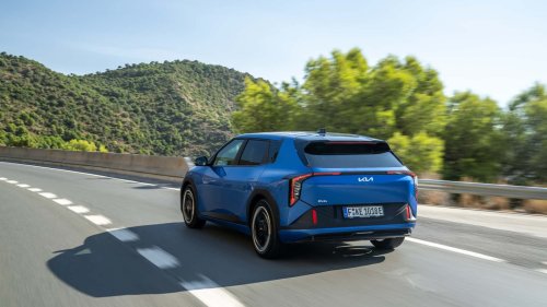 Kia EV4, primera prueba del compacto coreano fabricado en Europa