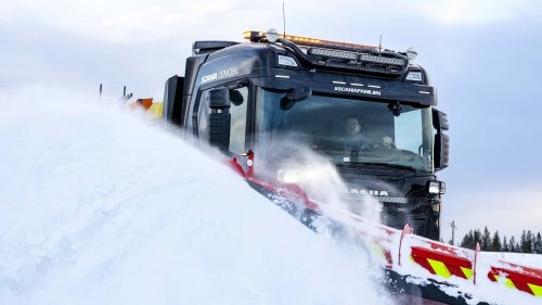 'Easier To Drive During Winter:' Man Uses WD-40 On His Tires for Protection. Then Mechanics Warn Him
