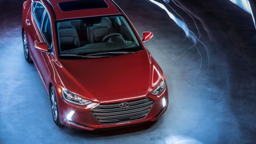 Hyundai, Mom Gets Oil Change For Teen’s 2017 Hyundai Elantra. Then It Burns Through the Oil In Less Than 2 Months