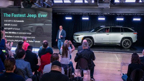 Stellantis, Bos Stellantis Minta Karyawan Tak Anggap Diri Mantan Pekerja