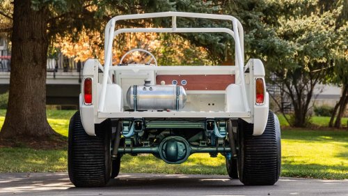 Un Ford Bronco sin frenos delanteros sale a subasta