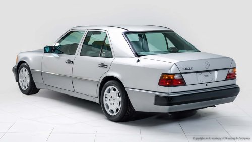 Jerry Seinfelds Mercedes 500 E für astronomische Summe verkauft