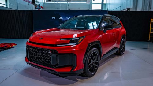 Toyota, Toyota RAV4, Japan's Toyota RAV4 Plug-In Hybrid Can Power Your Home For A Week