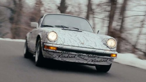 Cette Porsche 911 Restomod à 300 000 $ devient électrique