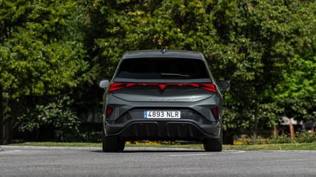 Al volante del esperado CUPRA Born  VZ 2026: con 326 CV y batería de 79 kWh