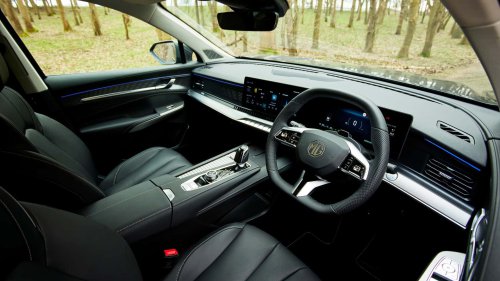 Voici le nouveau SUV hybride 7 places qui parcourt 100 km en électrique.