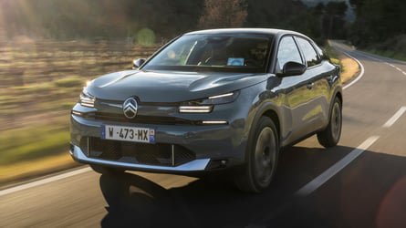 El SEAT León, en problemas por el precio del Citroën C4 Hybrid