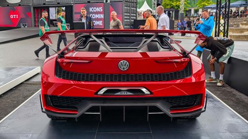 Der irrste Golf GTI aller Zeiten ist jetzt rot