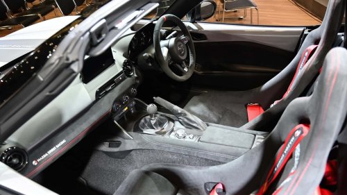 Mazda, Mazda llegó a crear un MX-5 con motor V6