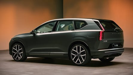 El Volvo EX60 estrena un elemento de seguridad pasiva inédito