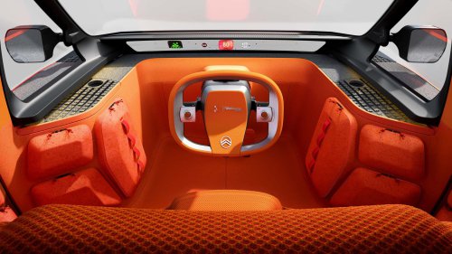 Le pneu qui lit la route avant le conducteur