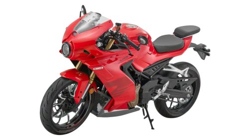 La nueva moto deportiva de QJ Motor parece una MV Agusta Superveloce a dieta