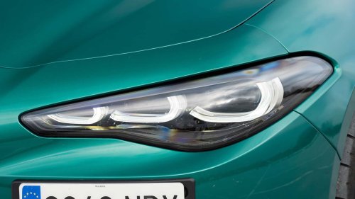 Al volante del Alfa Romeo Giulia QV 2026, una berlina deportiva de libro