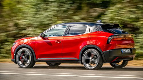 Alfa Romeo Junior Veloce im Test: Elektro-Knaller mit Charisma?