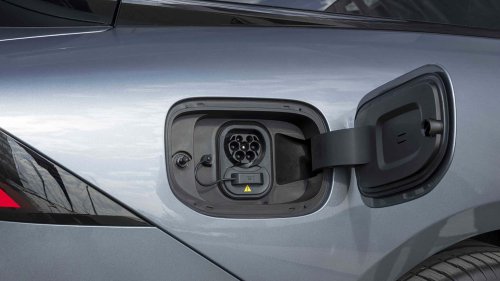 Al volante del Xpeng P7+ 2026, una berlina eléctrica oriental de representación