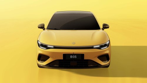 El Leapmotor B05 desafía al Volkswagen ID.3 y al MG4 en el segmento C