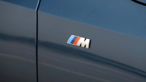 Al volante del BMW i5 eDrive40 Touring 2026, un familiar de futuro