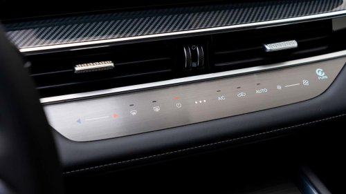 Desde 32.990 €, PHEV con 279 CV y 90 km eléctricos. Así es la oferta del Ebro s700