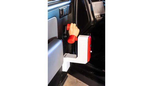 Truk Slate Memiliki Jendela yang Bisa Digulung