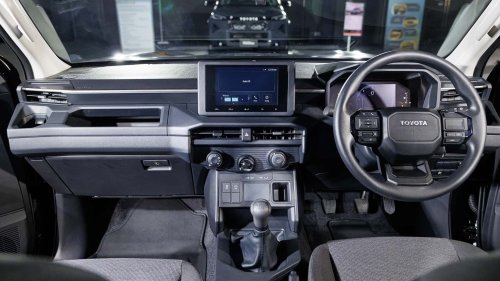 Neuer Toyota Hilux: Basismodell mit Schaltgetriebe