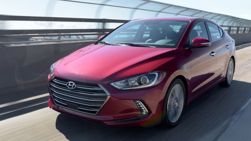 Hyundai, Mom Gets Oil Change For Teen’s 2017 Hyundai Elantra. Then It Burns Through the Oil In Less Than 2 Months