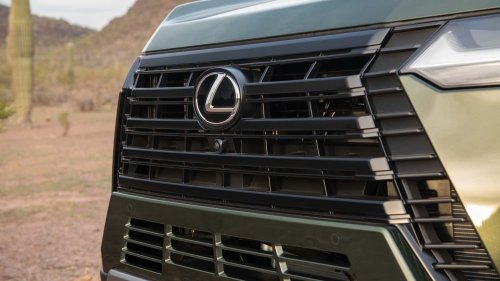 Lexus, Woman Goes to Lexus Dealership. She’s Shaken When She Learns How Much This 2025 Model Costs Monthly to Lease
