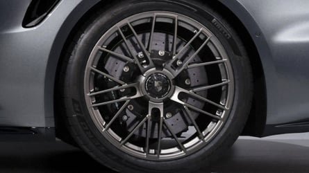 Pirelli chausse la nouvelle Porsche 911 Turbo S