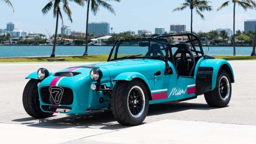 Caterham, Seulement 12 exemplaires produits : la Caterham Seven Miami Edition débarque à Monterey