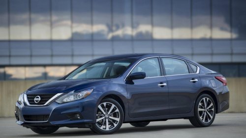 'CarMax Has To Be Stopped:' Man Goes to CarMax. Then He Sees How Much a 2015 Nissan Altima Is Selling For