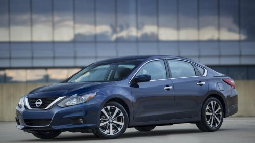 Nissan, Nissan Altima, 'CarMax Has To Be Stopped:' Man Goes to CarMax. Then He Sees How Much a 2015 Nissan Altima Is Selling For