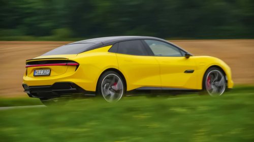 Lotus, Lotus in der Krise: Kultmarke kürzt Hunderte Jobs