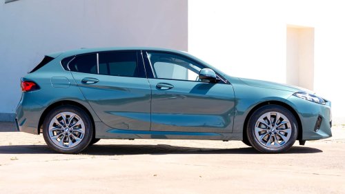 BMW, Nuevo BMW Serie 1 2025: Sport Collection, M, ultraequipado… ¡ojo, CUPRA León!