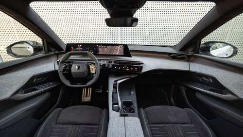 Mandos y pantallas: cómo cambian los interiores de los coches