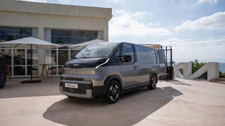 Du monospace au fourgon en quelques secondes. Voici le Kia PV5 Crew Van