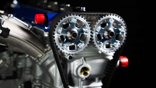 Ce petit moteur quatre cylindres monte jusqu'à 10 000 tr/min