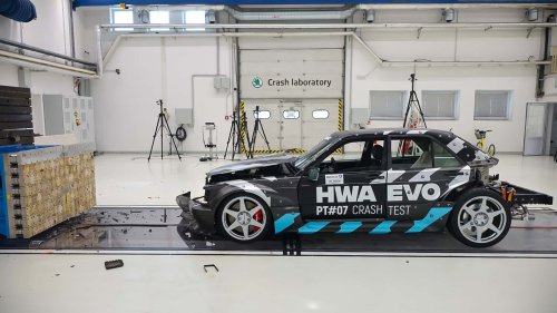 Der HWA EVO: Crashtest bestanden, Legende lebt!