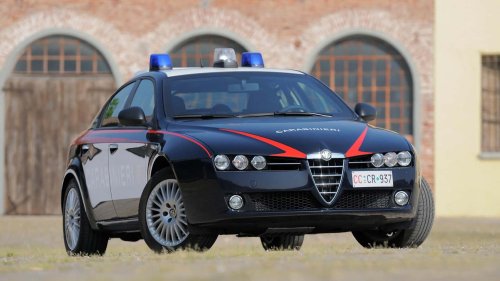 Alfa Romeo, En Italie, Alfa Romeo et les Carabinieri célèbrent 75 ans de collaboration