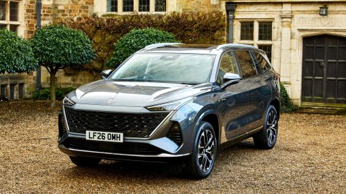 Voici le nouveau SUV hybride 7 places qui parcourt 100 km en électrique.