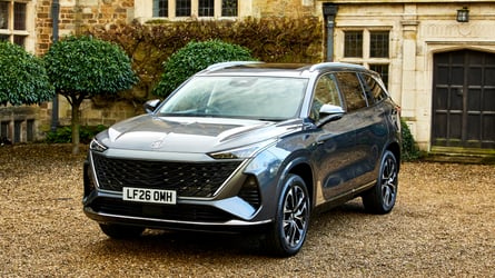 Omoda, JAECOO y EBRO, boquiabiertos con el precio del nuevo MG PHEV