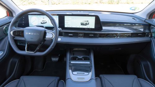 Comparativa híbridos: Omoda 5 SHS-H vs. EBRO s400 HEV