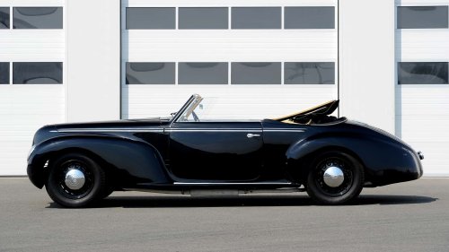 Touring cumple 100 años: recordamos sus coches legendarios