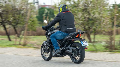 Bajaj Dominar 400 2026, cuando el presupuesto es la clave para tu próxima montura
