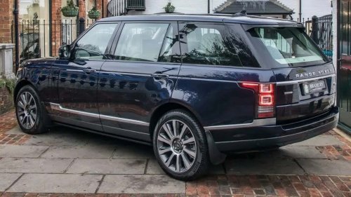 Man’s 2025 Range Rover Autobiography Makes Random Dangerous Stops. His Isn’t the Only One