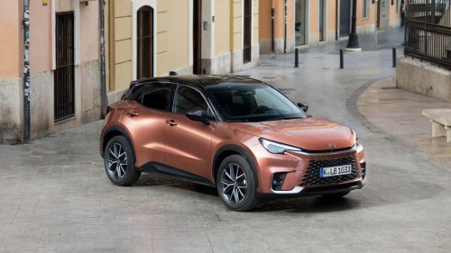 El Lexus (basado en un Toyota) de acceso es ahora más asequible