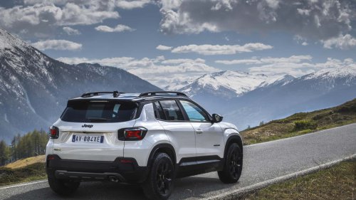 Jeep Avenger vs. Ford Puma, duelo entre SUV híbridos y eléctricos