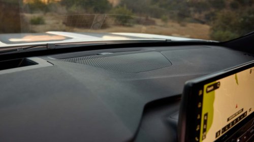 Woman Says Mitsubishi Outlander Has Features You Likely Don't Know About. Now People Are Sharing Experiences