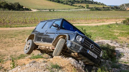 Mercedes Dealership Workers Reveal What Kind Of Car They Drive. Viewers Can’t Believe What They’re Paying