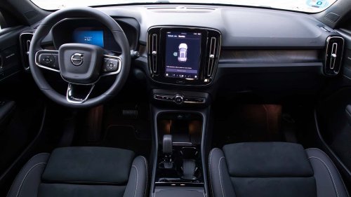 Volvo XC40 2026: tiene precio de generalista... y no lo sabías