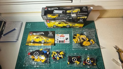Así es el Honda S2000 de Hot Wheels y Brick Shop de Mattel