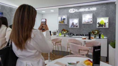 Motor1 Experience by Lexus: tenis y ruta electrificada por Barcelona